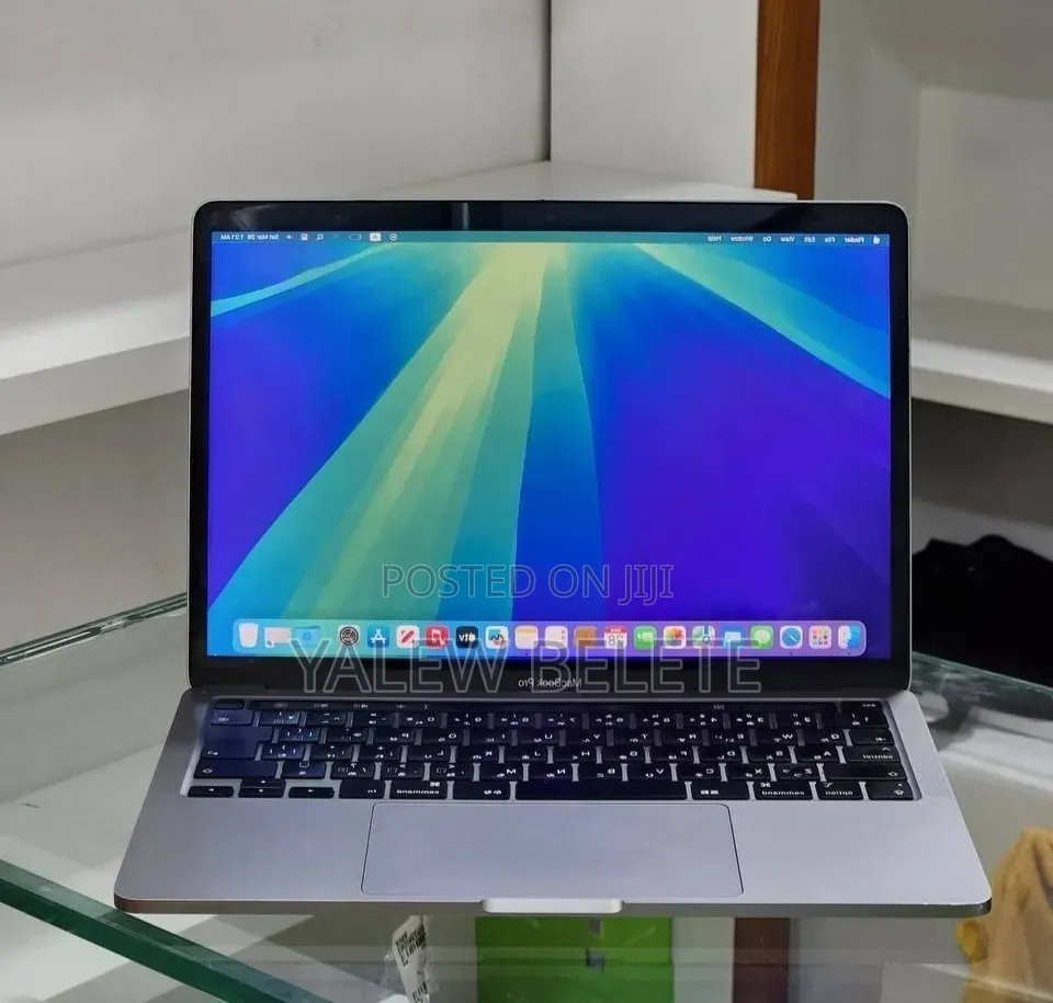 New Laptop Apple MacBook Pro 2020 8GB Intel Core i5 SSD 512GB