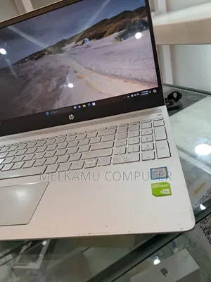 New Laptop HP Pavilion 15 8GB Intel Core i5 SSD 256GB