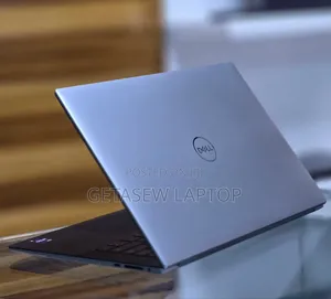 New Laptop Dell Inspiron 17 1750 8GB Intel Core i9 SSD 512GB