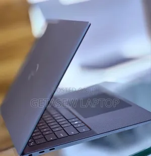 New Laptop Dell Inspiron 17 1750 8GB Intel Core i9 SSD 512GB