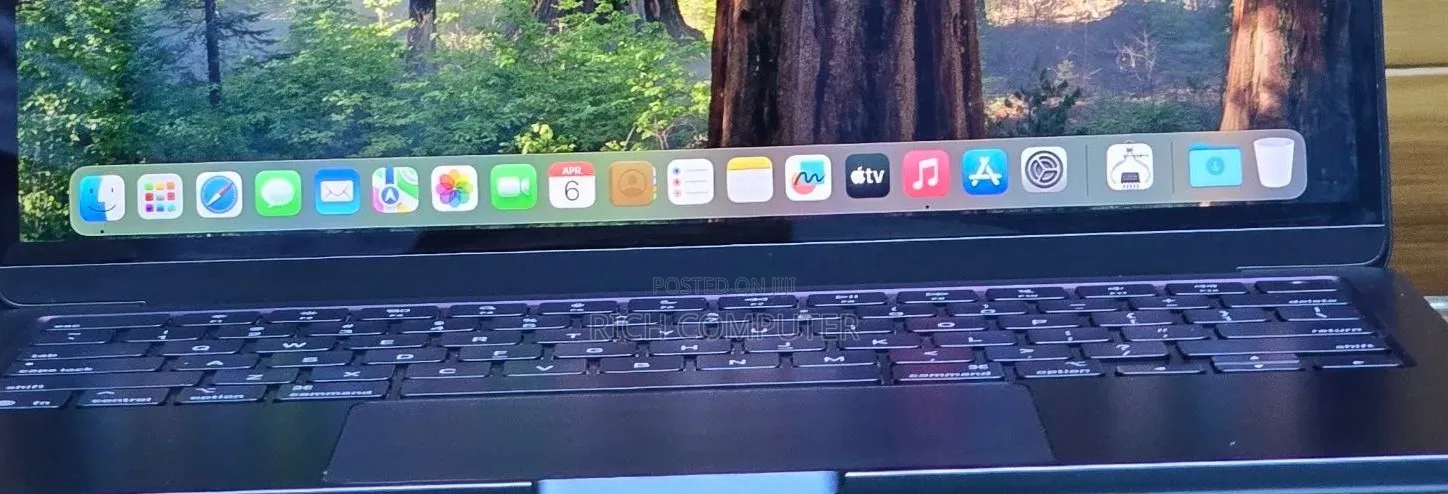 New Laptop Apple MacBook 16GB Apple M4 Pro SSD 256GB