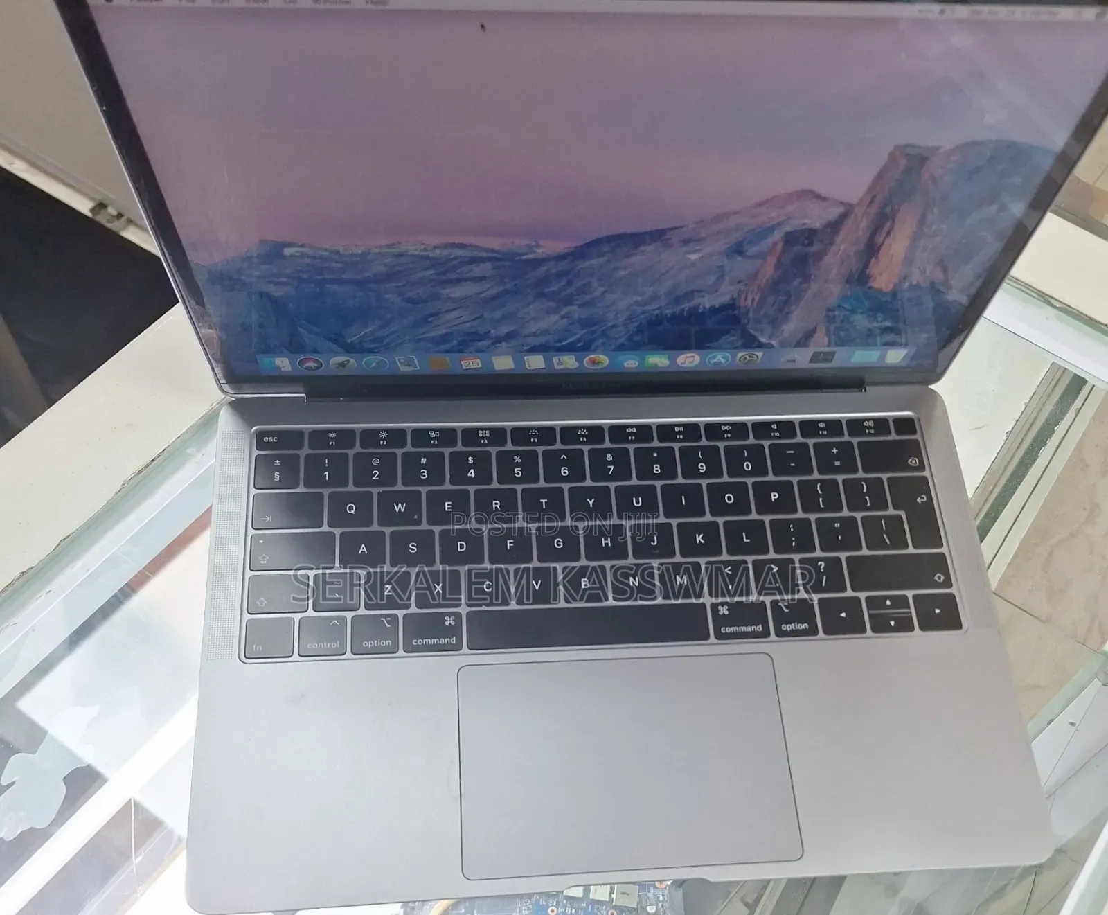 New Laptop Apple MacBook Air 2018 8GB Intel Core i5 SSD 128GB