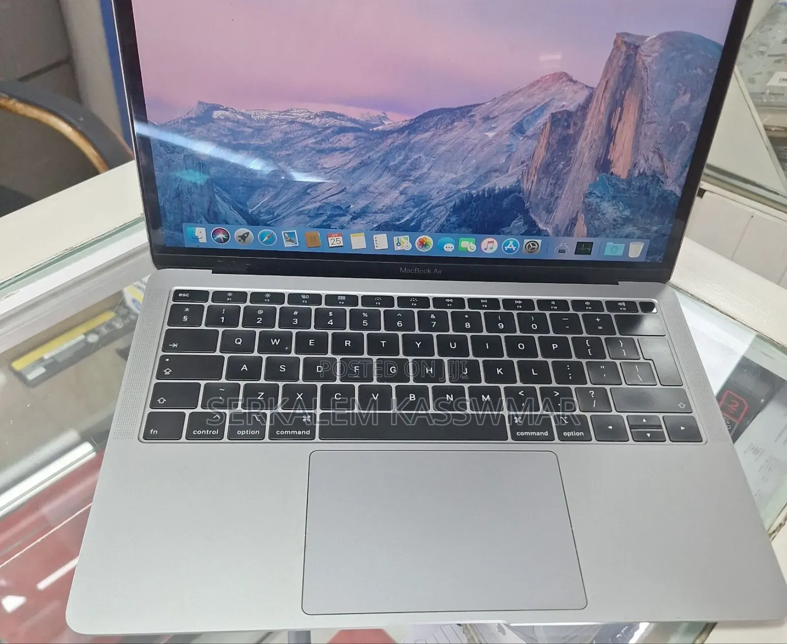 New Laptop Apple MacBook Air 2018 8GB Intel Core i5 SSD 128GB