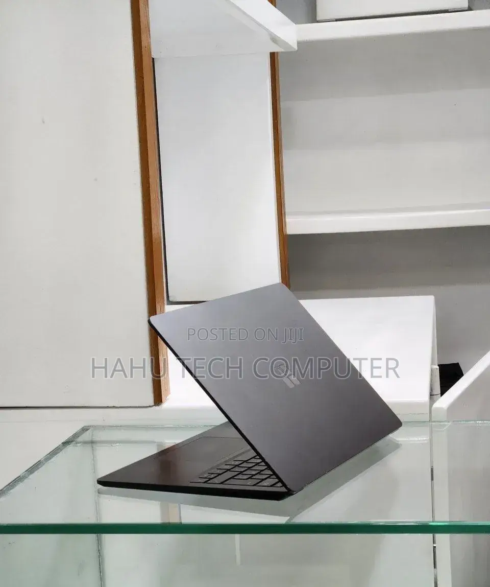 New Laptop Microsoft Surface 16GB Intel Core i7 SSD 512GB