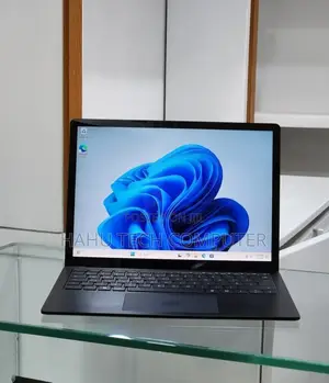 New Laptop Microsoft Surface 16GB Intel Core i7 SSD 512GB