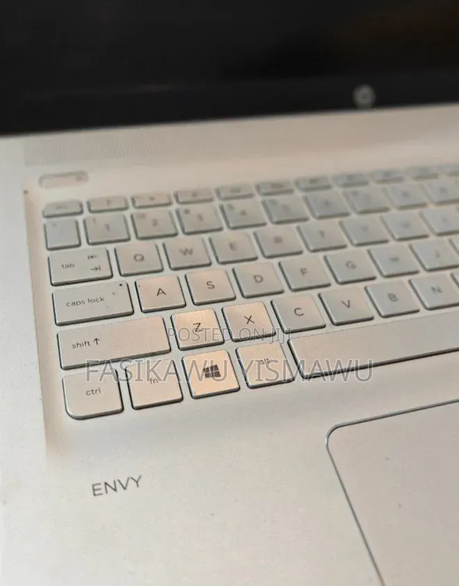 New Laptop HP Envy x360 8GB Intel Core i5 HDD 1T