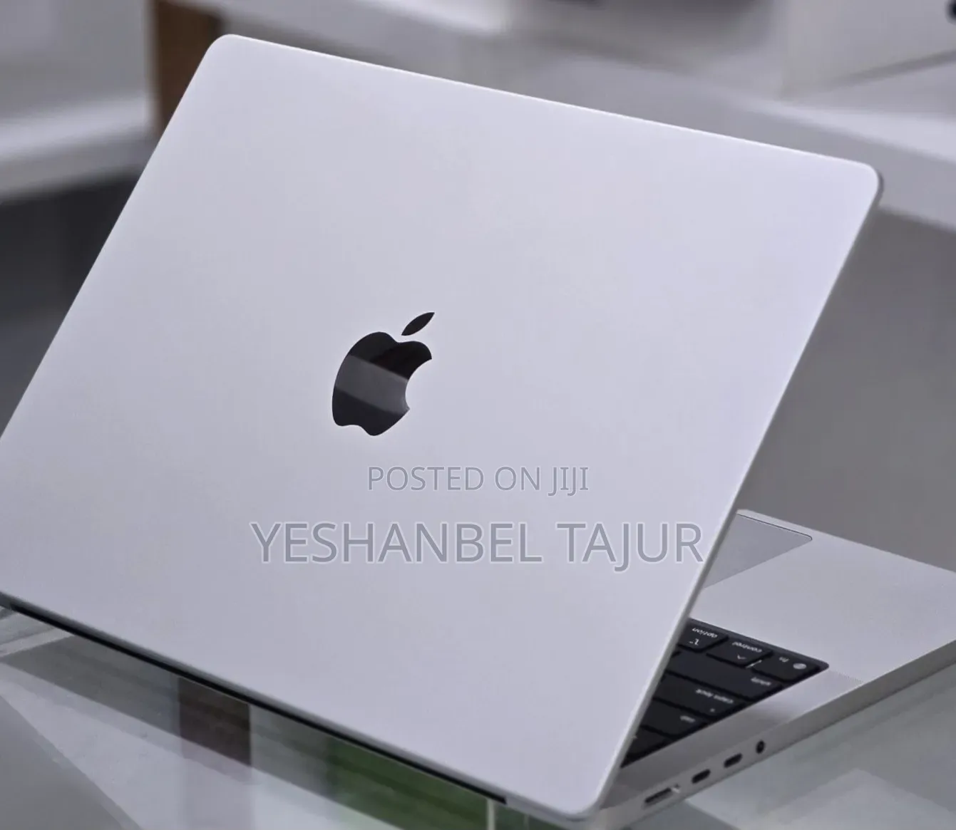 New Apple MacBook Pro 2025 M5 14-inch 16GB Apple M5 Pro SSD 512GB