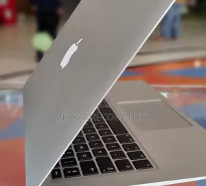 New Laptop Apple MacBook Air 4GB Intel Core i5 SSD 256GB