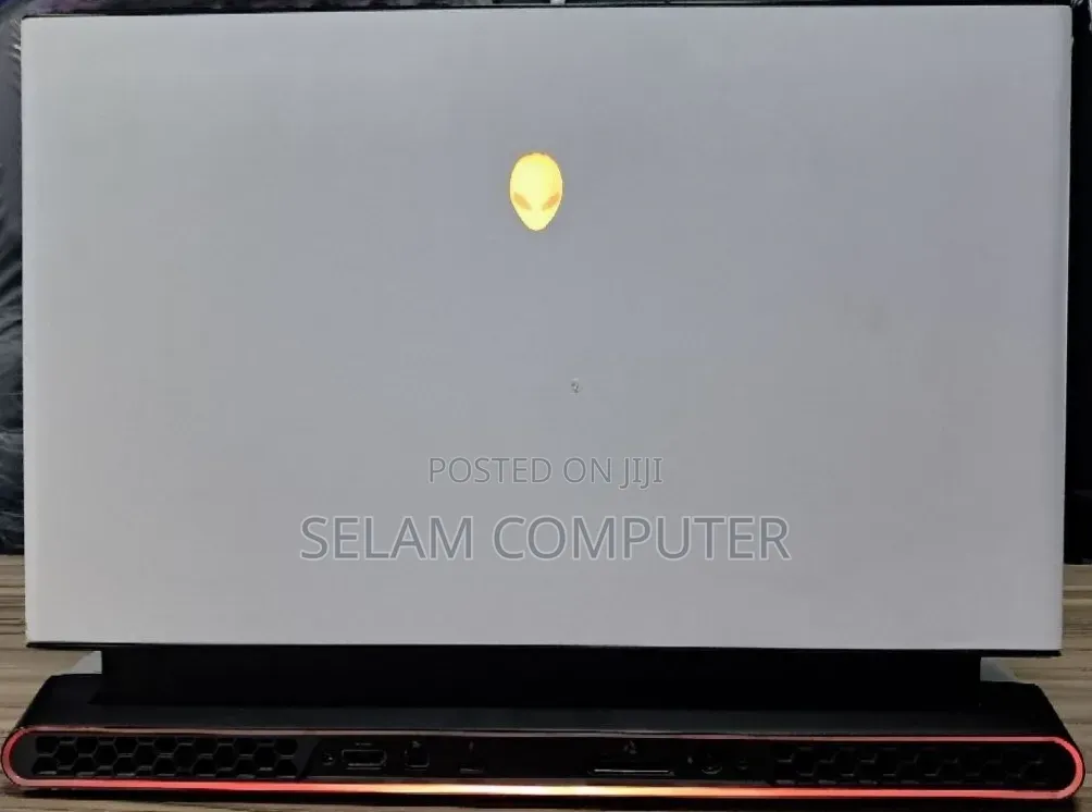 New Laptop Alienware 15 8GB Intel Core i7 SSD 512GB