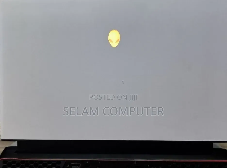 New Laptop Alienware 15 8GB Intel Core i7 SSD 512GB