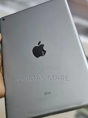 New Apple iPad 9.7 32 GB