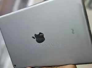 New Apple iPad 9.7 32 GB