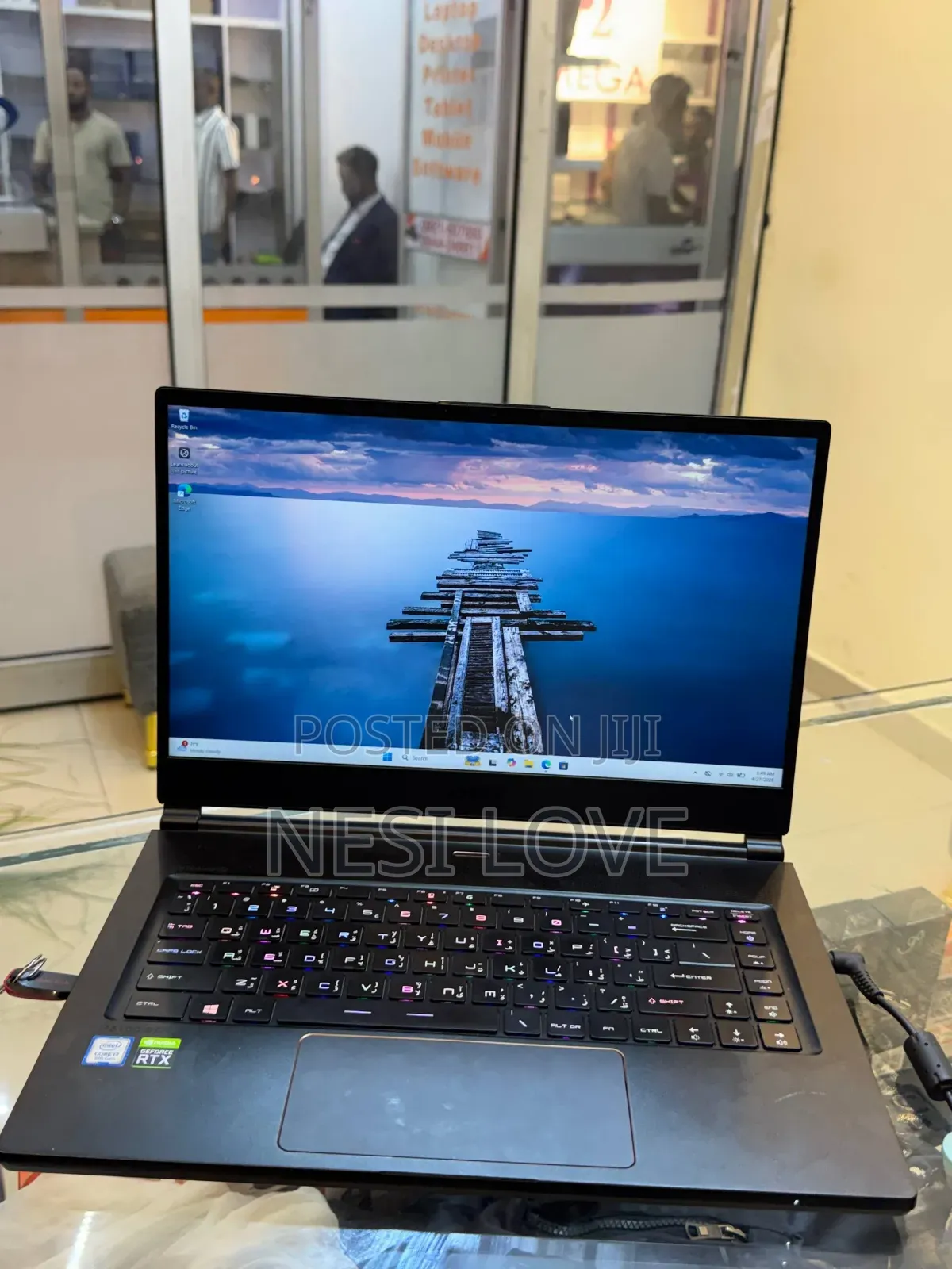 New Laptop MSI Stealth 16 AI Studio 16GB Intel Core i7 SSD 512GB