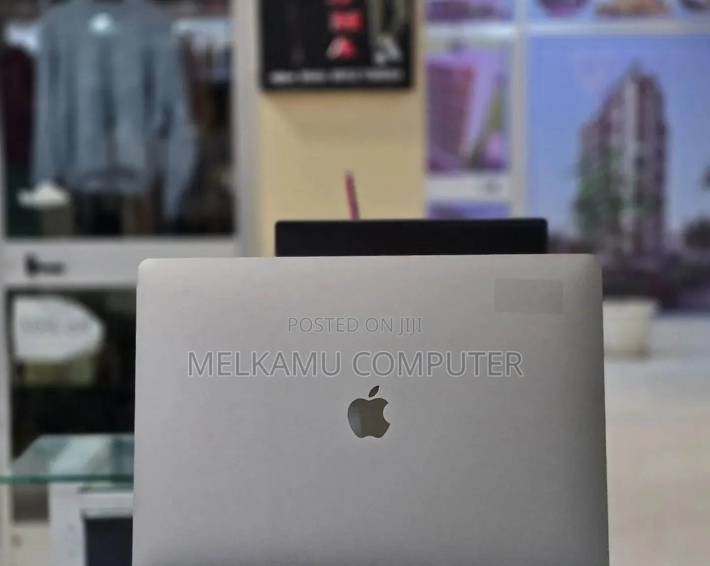 New Laptop Apple MacBook Pro 2017 4GB Intel Core i7 SSD 512GB