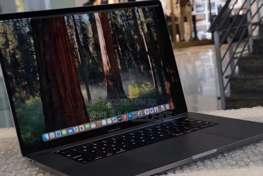 New Laptop Apple MacBook Pro 2019 16GB Intel Core i7 SSD 512GB