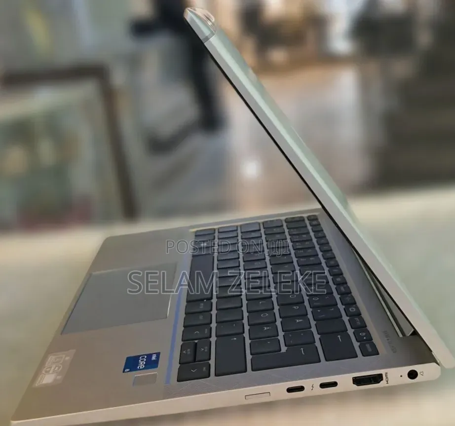 New Laptop HP EliteBook 830 G8 16GB Intel Core i5 SSD 512GB