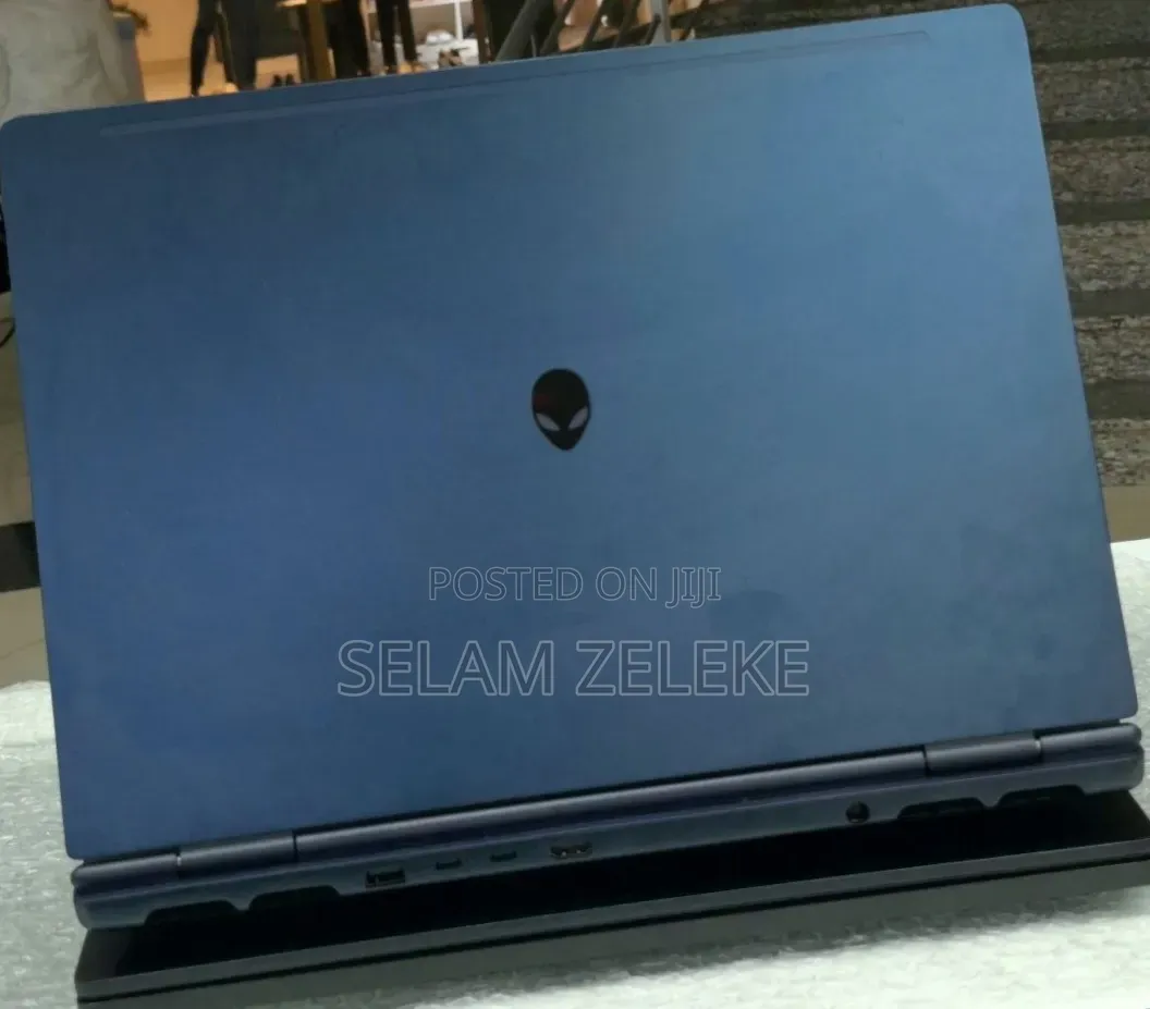 New Laptop Alienware X16 32GB Intel Core Ultra 9 SSD 1T