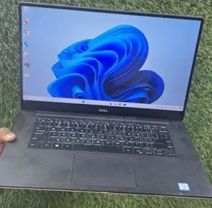 New Laptop Dell Precision 5520 16GB Intel Core i7 SSD 512GB