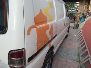Toyota HiAce 2007 White