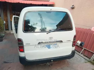 Toyota HiAce 2007 White