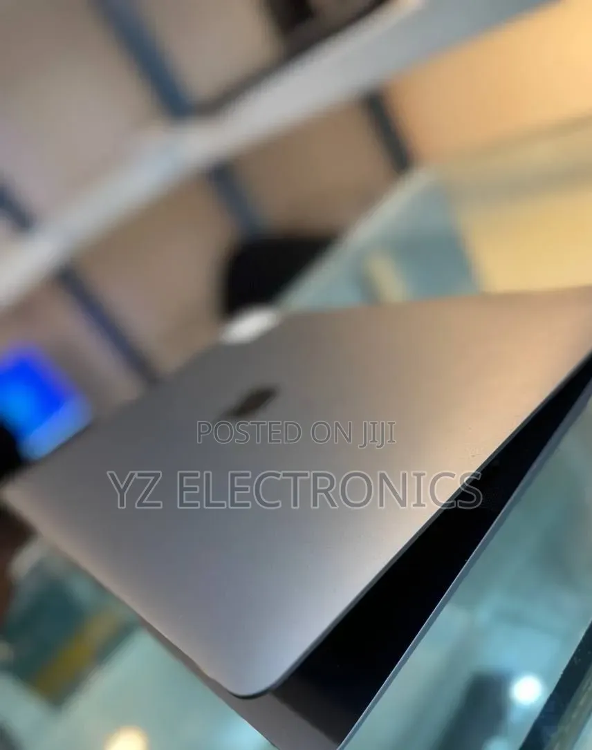 New Laptop Apple MacBook Air 2020 M1 8GB Apple M1 Max SSD 256GB