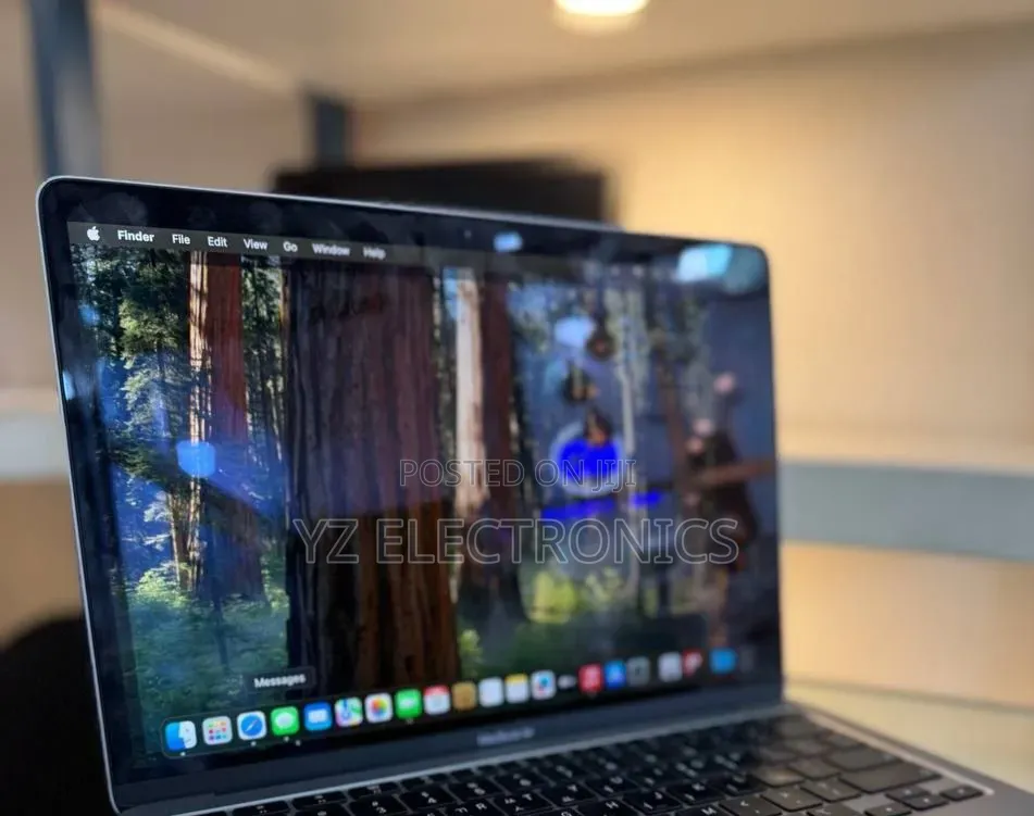 New Laptop Apple MacBook Air 2020 M1 8GB Apple M1 Max SSD 256GB