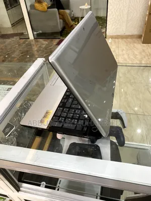 Laptop Toshiba Satellite C50T 4GB Intel Core i3 HDD 512GB
