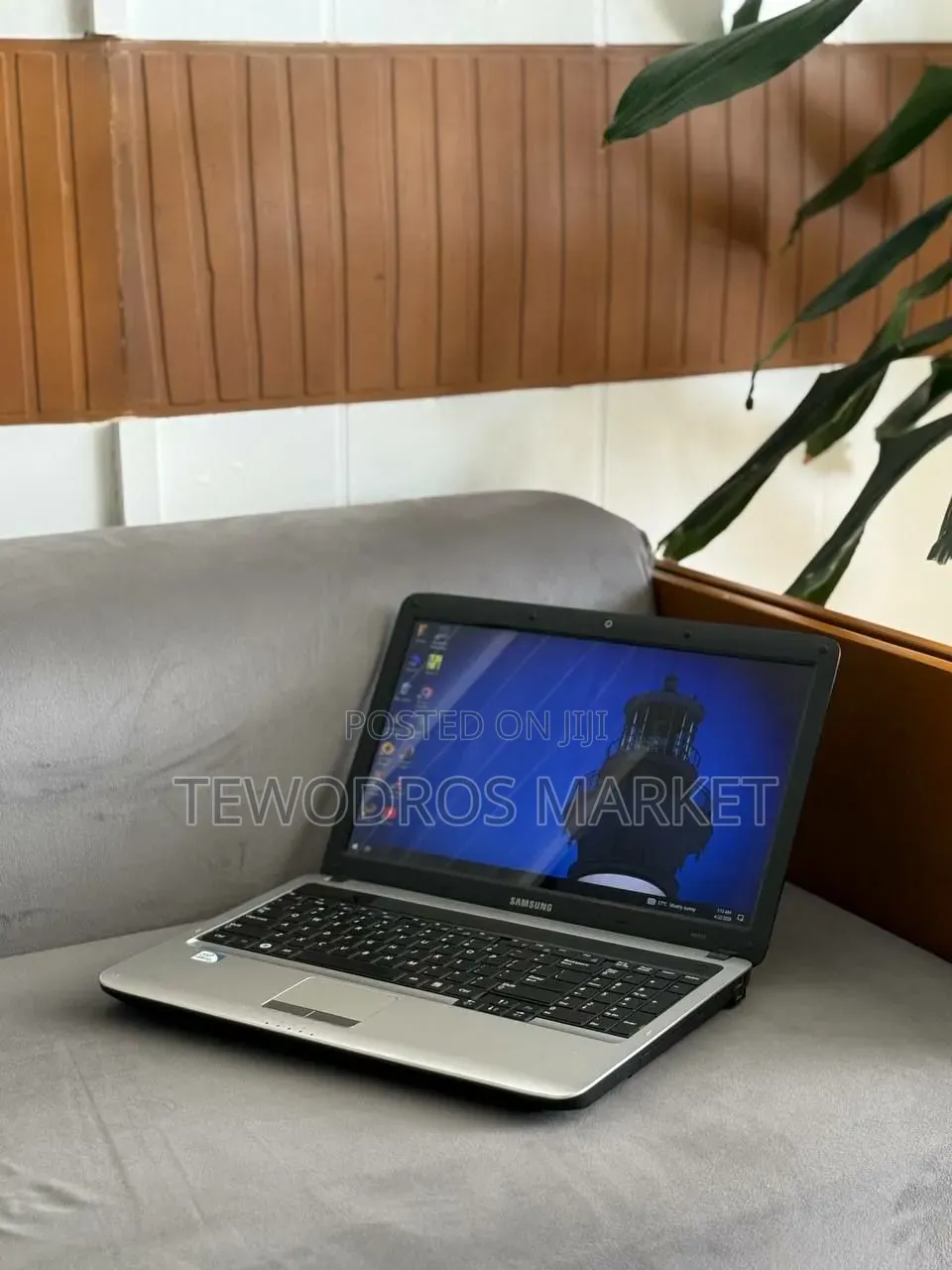 New Laptop Samsung RV510 4GB Intel Pentium HDD 320GB