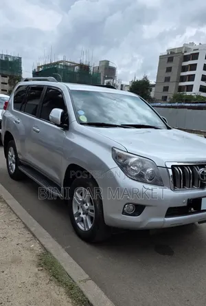 Toyota Land Cruiser Prado 2012 Silver