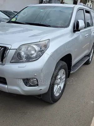 Toyota Land Cruiser Prado 2012 Silver