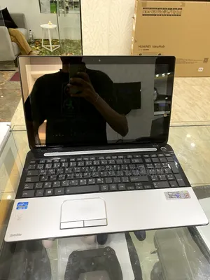 Laptop Toshiba Satellite C50T 4GB Intel Core i3 HDD 512GB