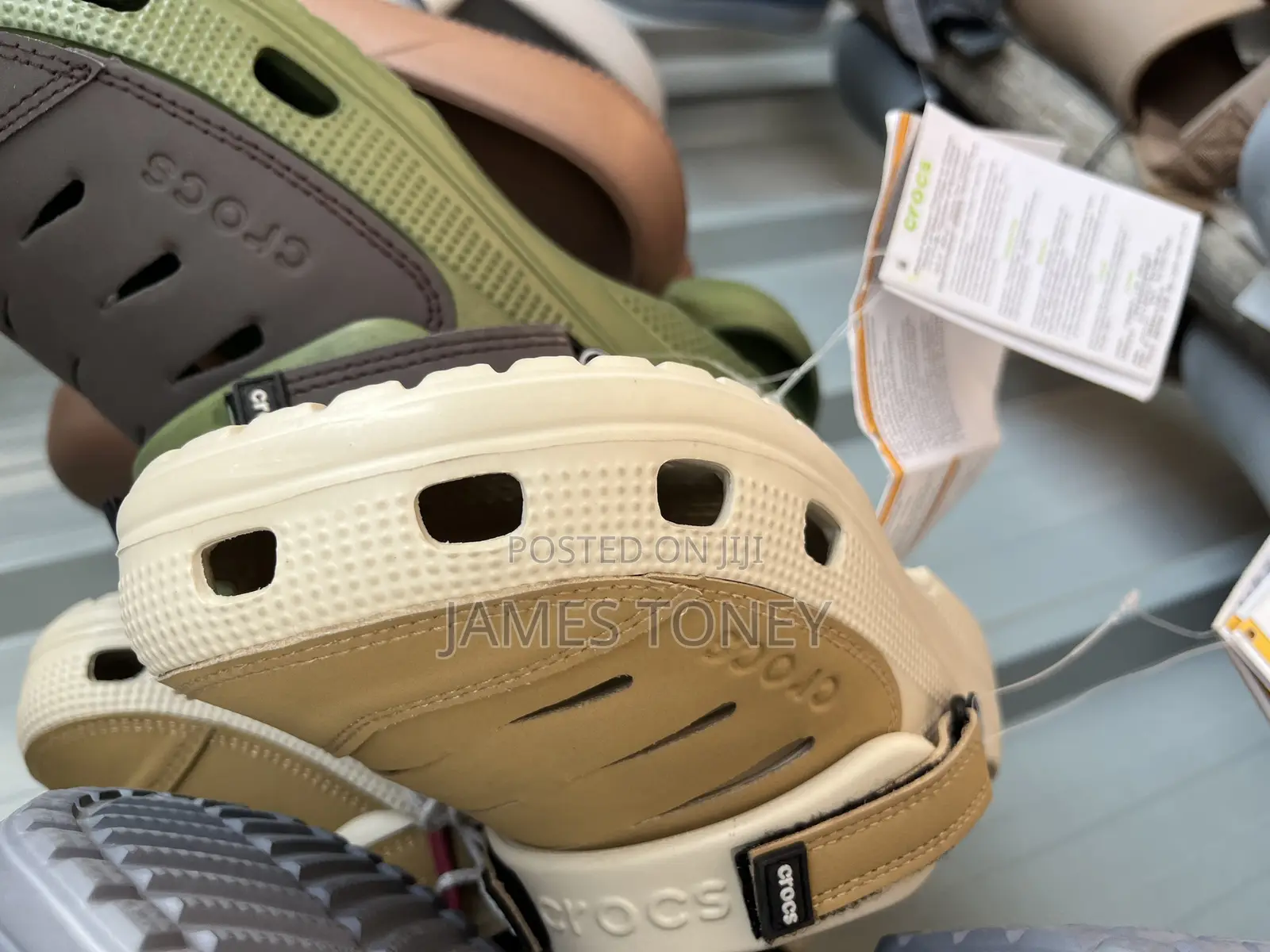 Crocs Classic Clog – Beige/Brown – Comfortable Casual Slip-on