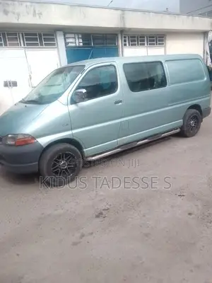 Toyota HiAce 2001 Green