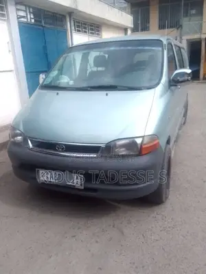 Toyota HiAce 2001 Green