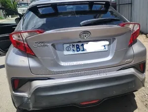 Toyota C-HR 2017 Silver