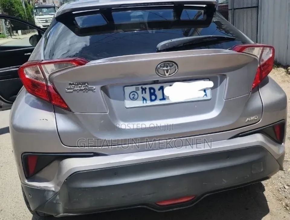 Toyota C-HR 2017 Silver