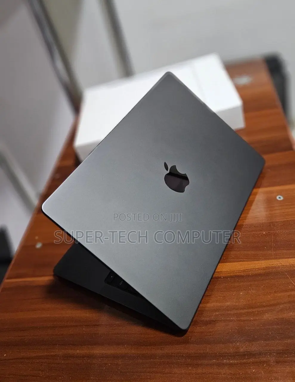 New Laptop Apple MacBook Pro 2025 M5 14-inch 16GB Apple M5 SSD 512GB