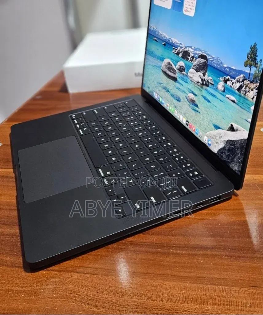 New Laptop Apple MacBook Pro 2025 M5 14-inch 16GB SSD 512GB