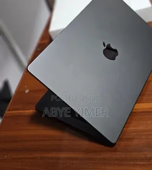 New Laptop Apple MacBook Pro 2025 M5 14-inch 16GB SSD 512GB