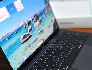 New Laptop Apple MacBook 16GB Apple M5 SSD 512GB