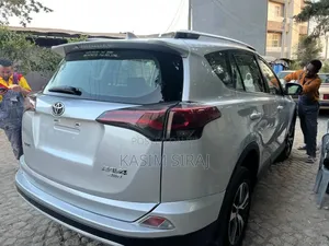 Toyota RAV4 LE AWD (2.5L 4cyl 6A) 2016 Silver