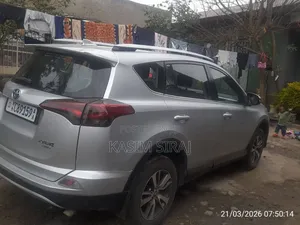 Toyota RAV4 LE AWD (2.5L 4cyl 6A) 2016 Silver