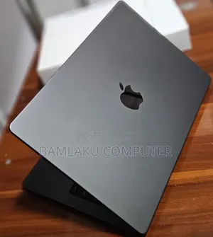 New Apple MacBook Pro 2025 M5 14-inch 16GB Apple M5 Pro SSD 512GB