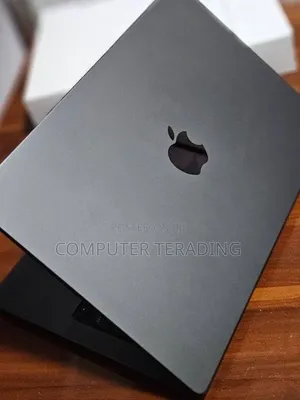 New Apple MacBook Pro 2025 M5 14-inch 16GB Apple M5 Pro SSD 512GB