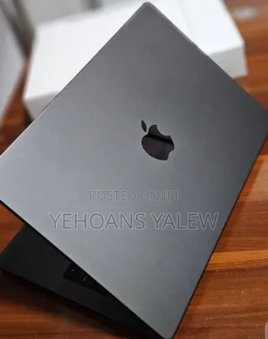 New Apple MacBook Pro 2025 M5 14-inch 16GB Apple M5 Pro SSD 512GB