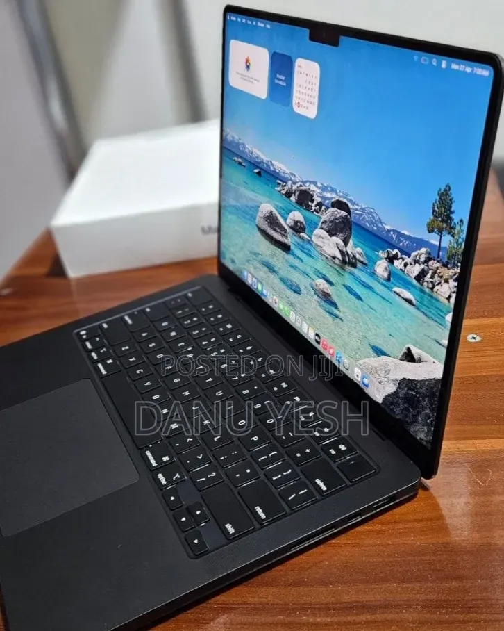 New Laptop Apple MacBook Pro 16GB Apple M5 SSD 512GB