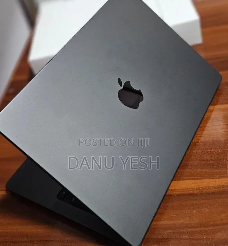 New Laptop Apple MacBook Pro 16GB Apple M5 SSD 512GB