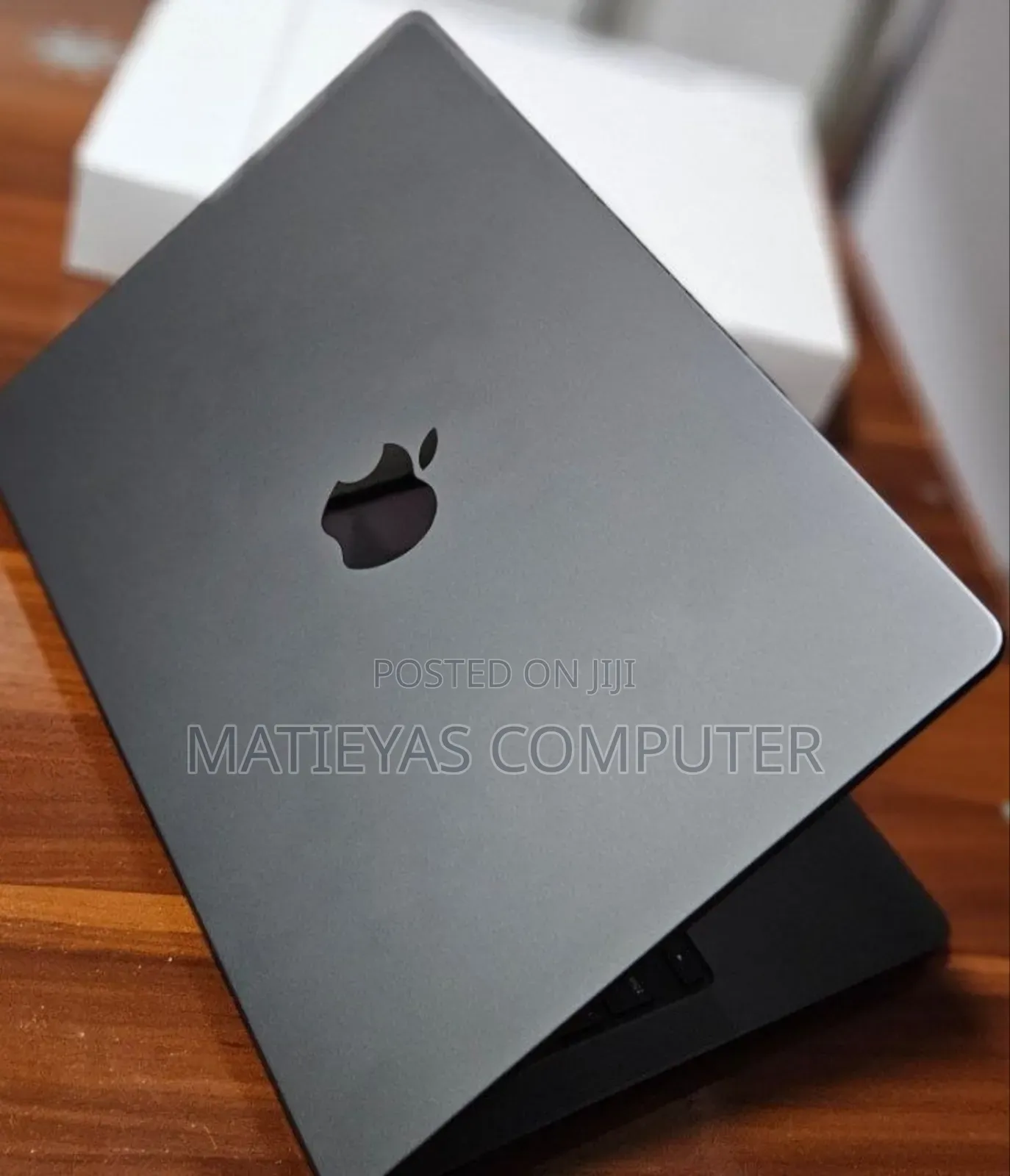 New Apple MacBook Pro 2025 M5 14-inch 16GB Apple M5 Pro SSD 512GB