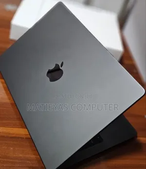 New Apple MacBook Pro 2025 M5 14-inch 16GB Apple M5 Pro SSD 512GB