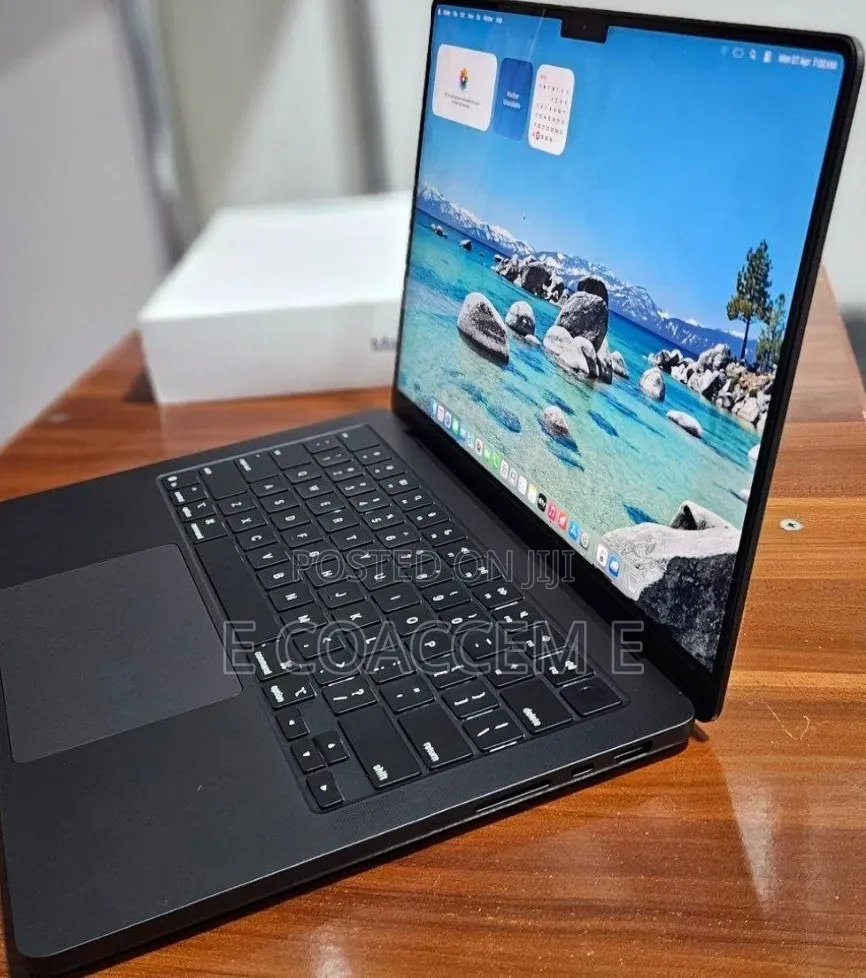 New Laptop Apple MacBook 16GB SSD 512GB